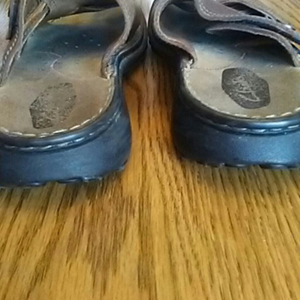 CLARKS - Picture 3 of 5