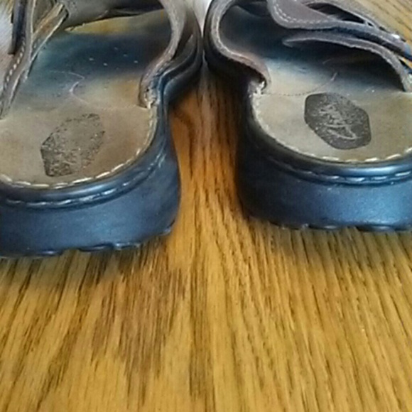 CLARKS - Picture 3 of 5