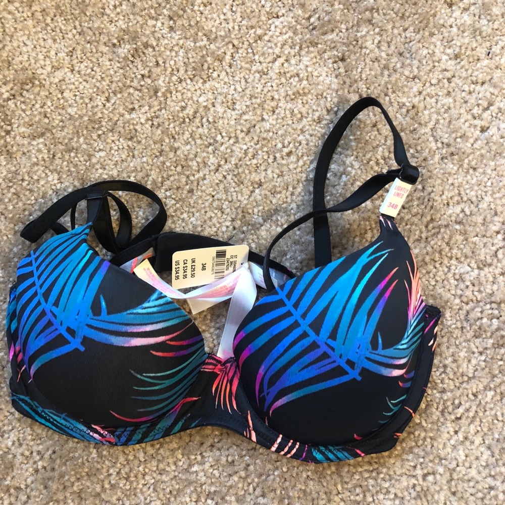 NWT VS PINK LIGHTLY LINED BRA