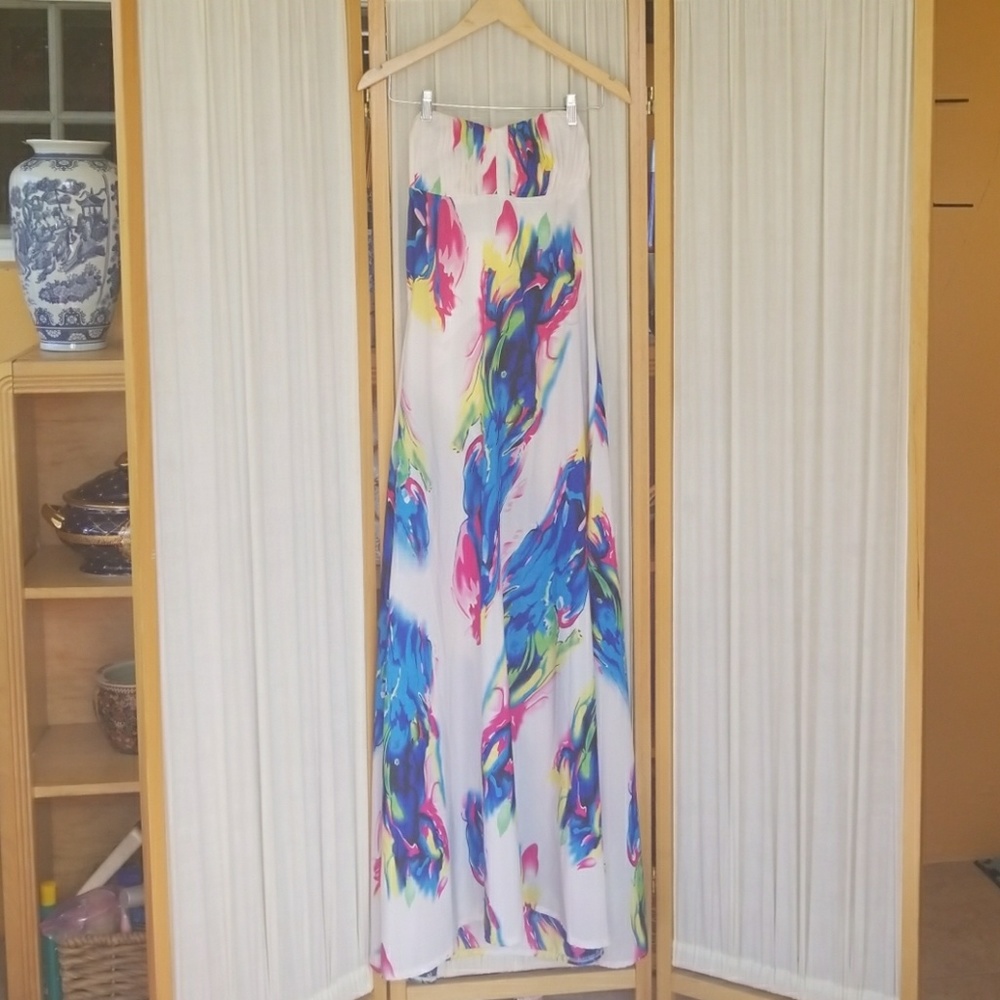 Gorgeous dress down by Vince.