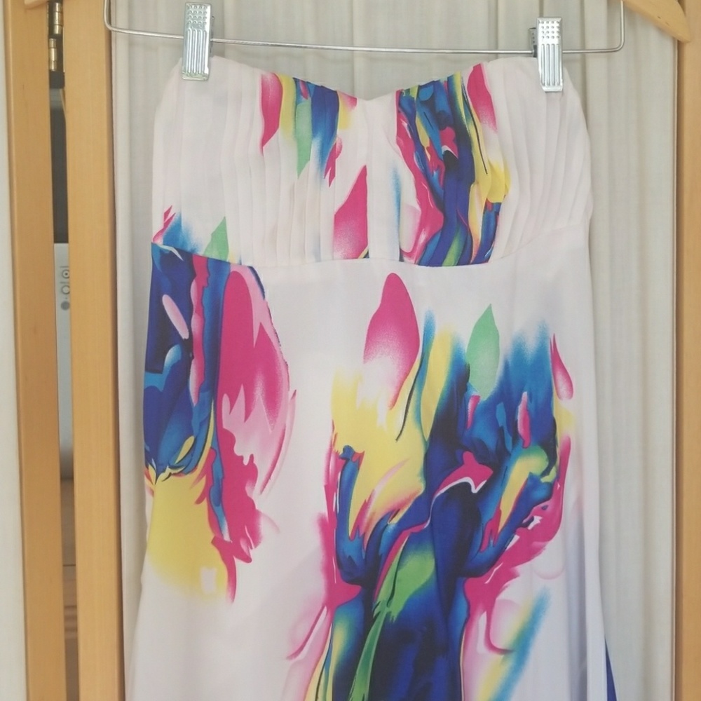 Gorgeous dress down by Vince. - Picture 2 of 8