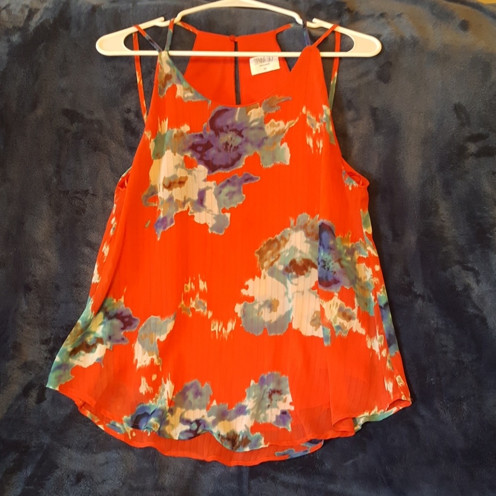 Red Key hole back sheer Tank