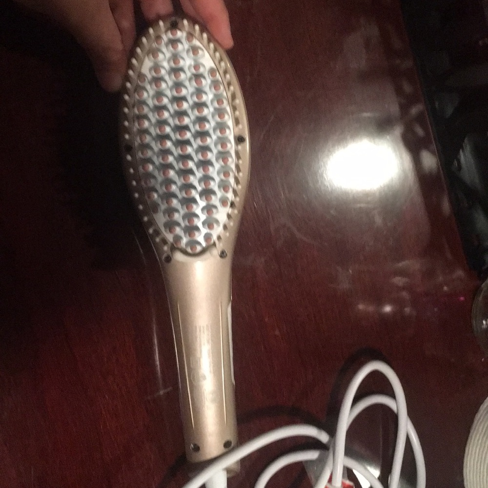 Straightening brush