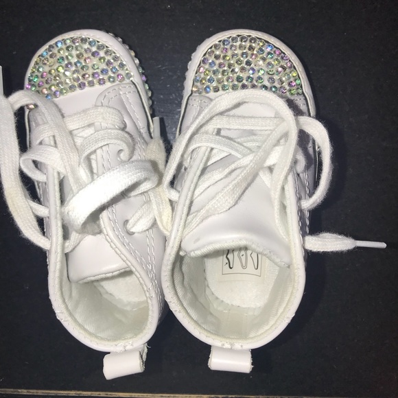 Converse - Picture 4 of 4