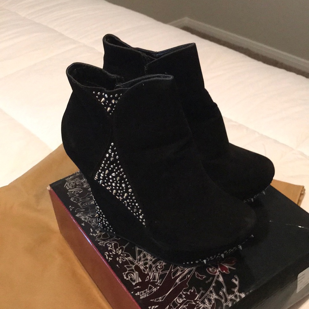 Black surfed studded booties