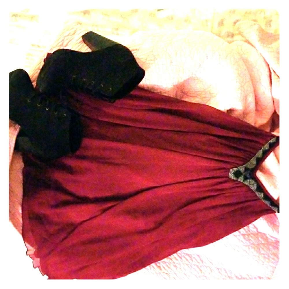 Express maroon shift dress
