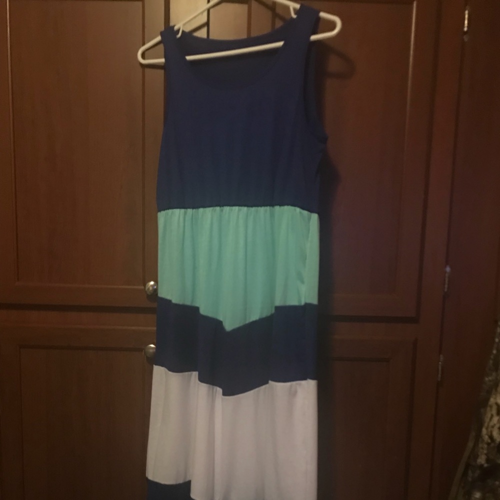 Sleeveless maxi dress