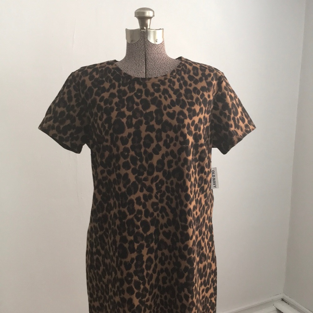 Old Navy Leopard print tee dress