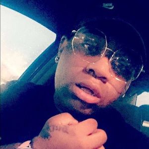 Meet your Posher, Deandre