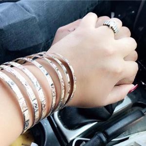 Meet your Posher, Luna