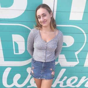 Meet your Posher, Leila