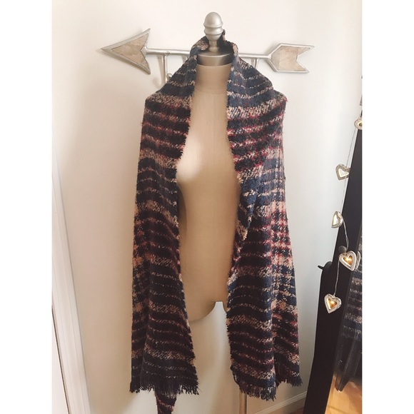 🍂ʙʟᴀɴᴋᴇᴛ sᴄᴀʀғ🍂 - Picture 2 of 4