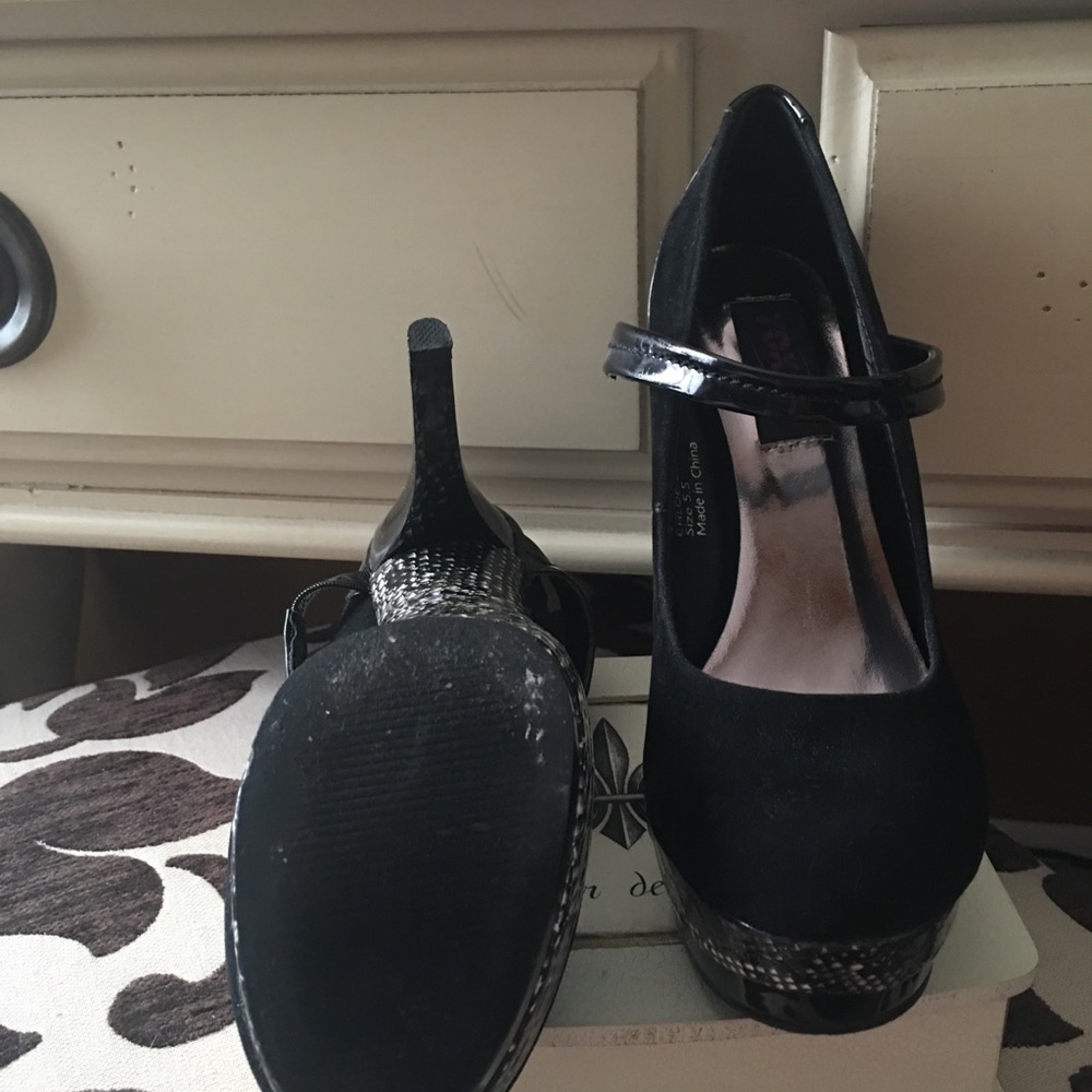 Platform Heels - Picture 4 of 4