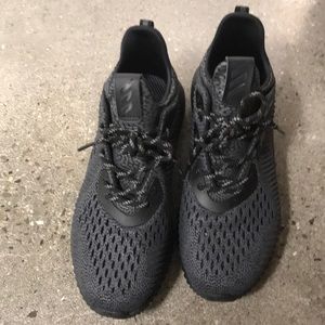 Adidas Ws alphabounce