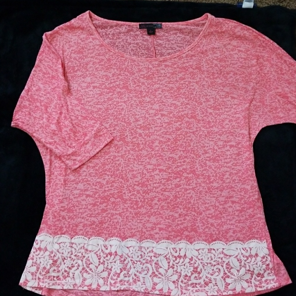 3/4 sleeve blouse with printed lace