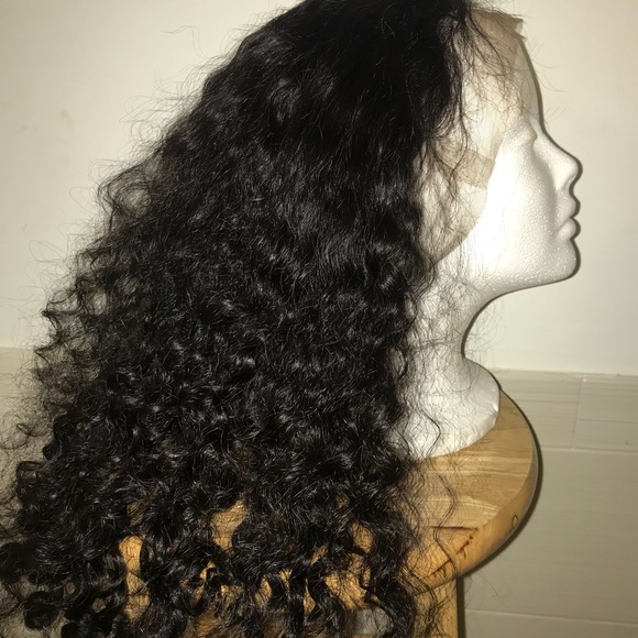 20” 360 DEEP WAVE LACE  WIG ?
NEW AND NEVER WORN
