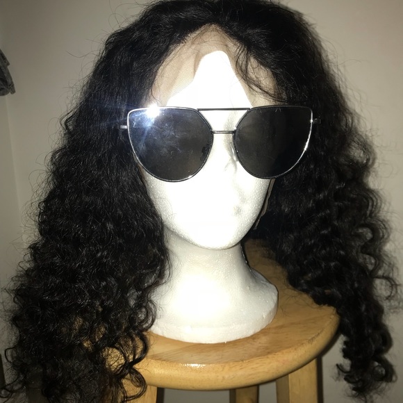 20” 360 DEEP WAVE LACE  WIG ?
NEW AND NEVER WORN main image 2