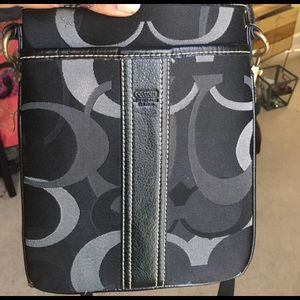 Classic Coach Crossbody Purse