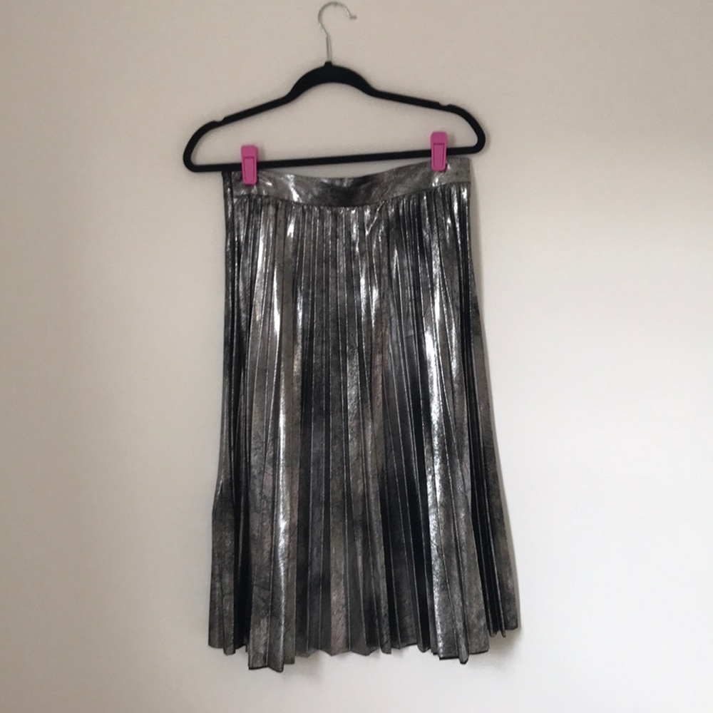 Metallic silver pleated skirt