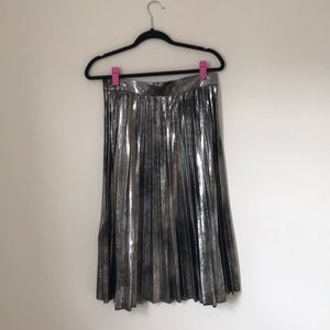 Metallic silver pleated skirt