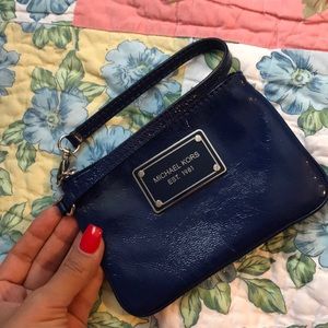 Michael Kors wristlet 💙