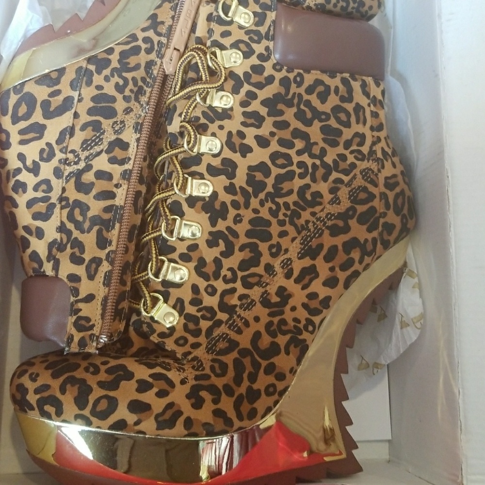 Leopard heeless wedge