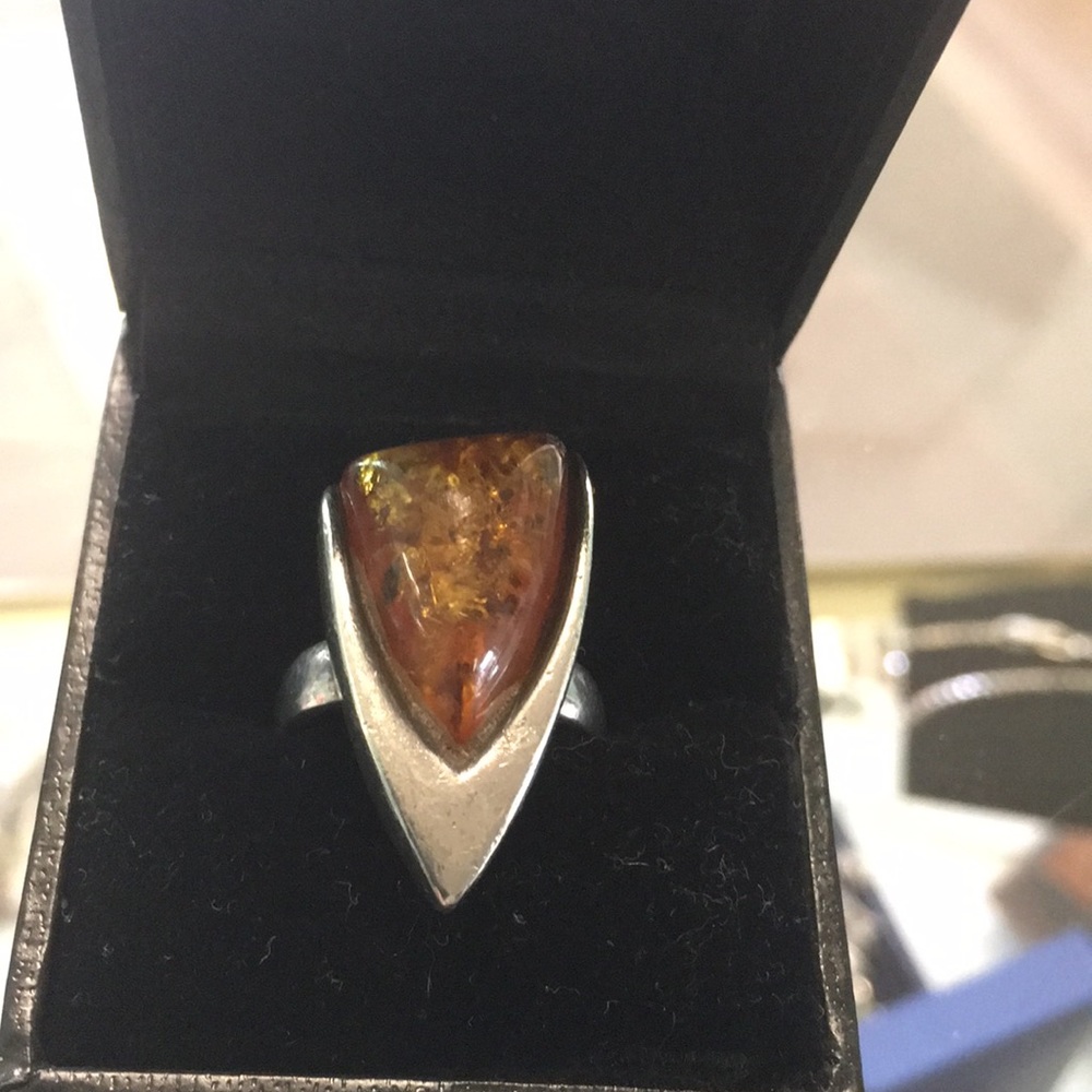 Ring silver with amber stone 925