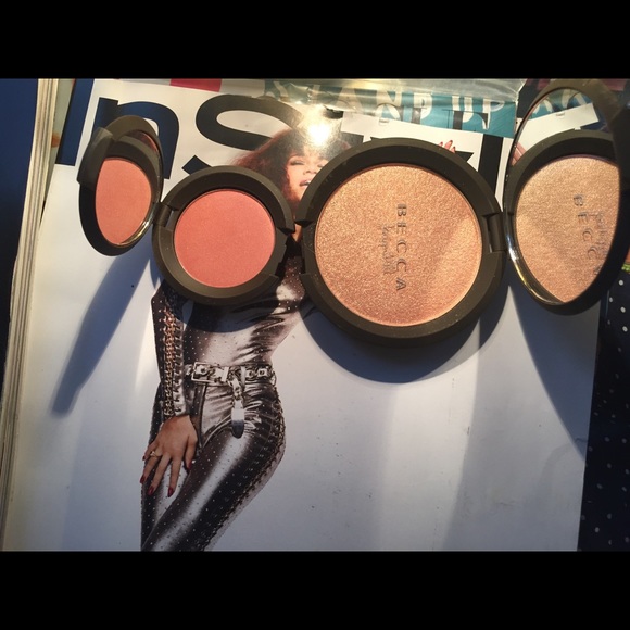 Becca Champagne Pop highlight /Flowerchild Blush - Picture 1 of 1