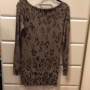 Enti Glamour Tunic Style Knit Top-Med