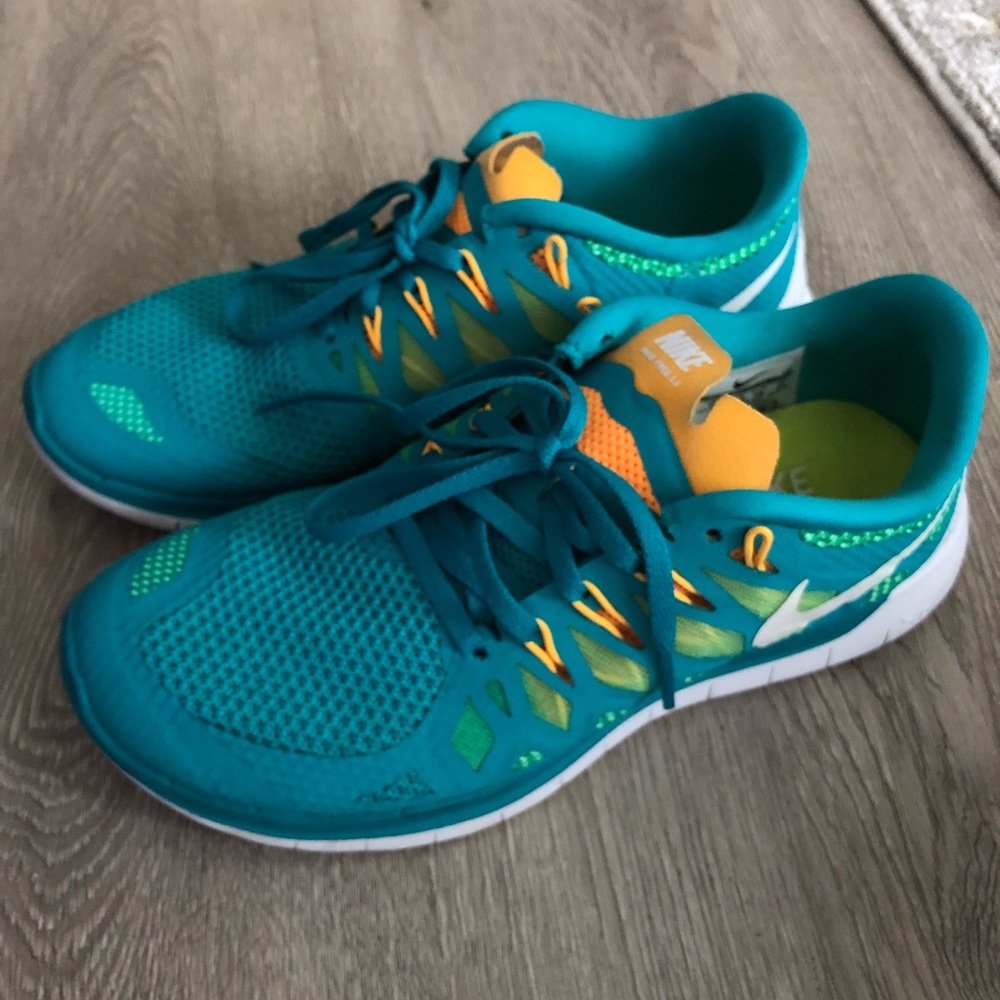 Nike free sneakers