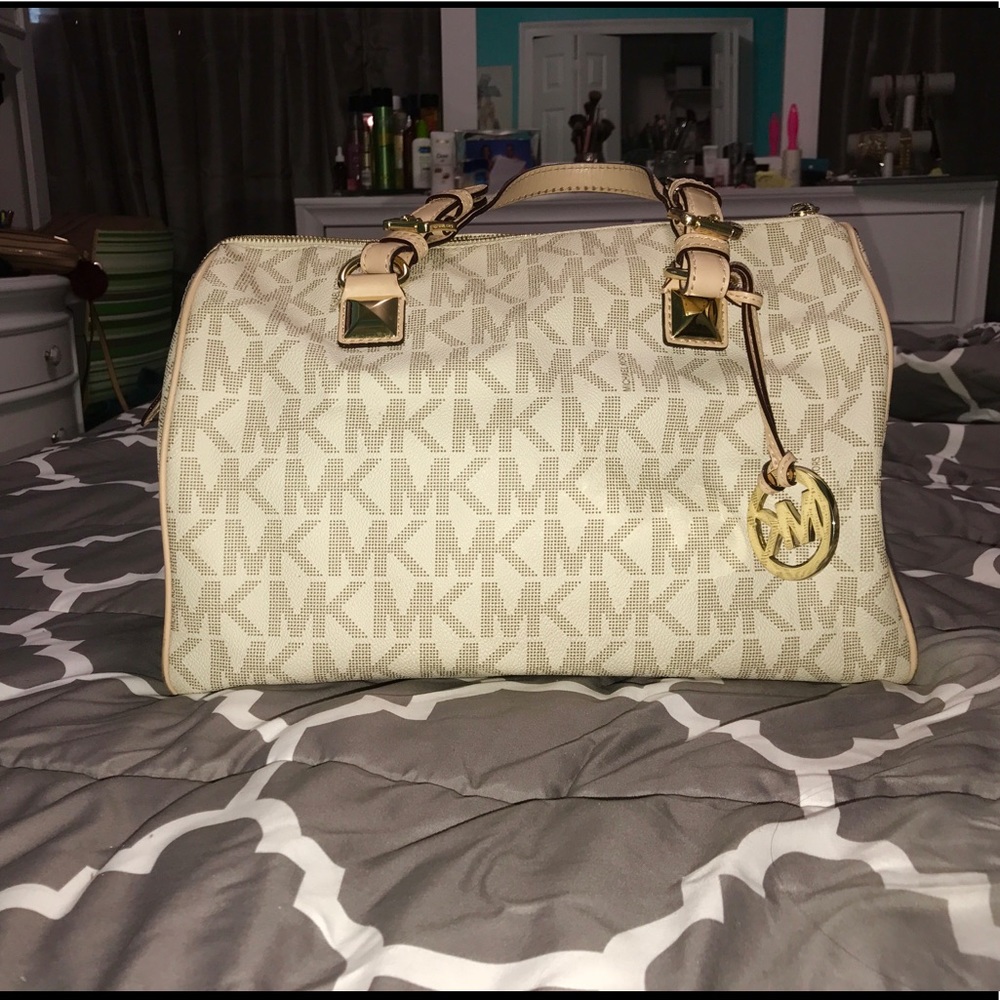 Micheal Kors Greyson Logo Satchel Authentic!