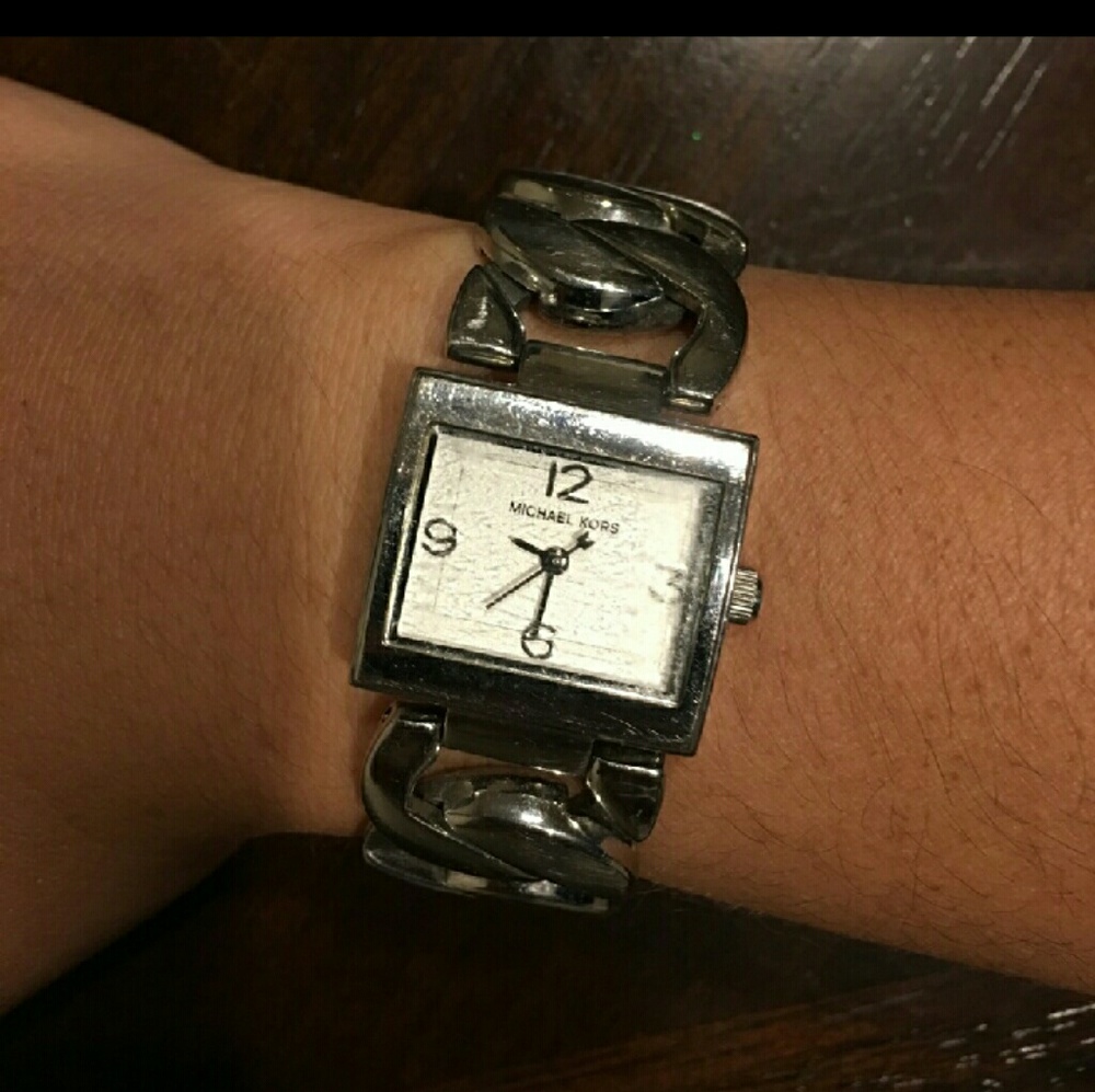MICHAEL KORS WATCH with New battery
