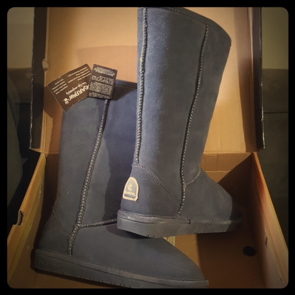 (WILL TRADE) BearPaw Tall Charcoal size 7 New