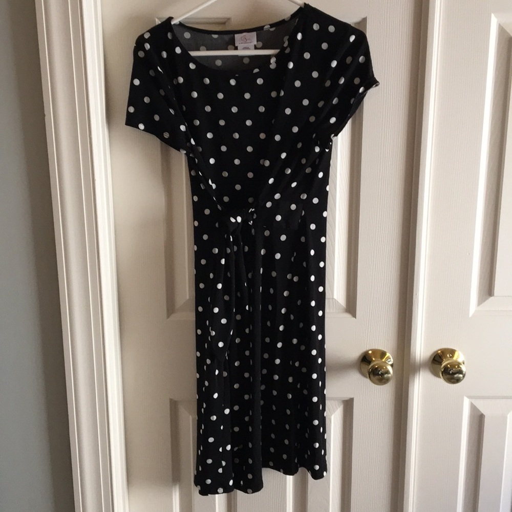 Polka dot maternity dress