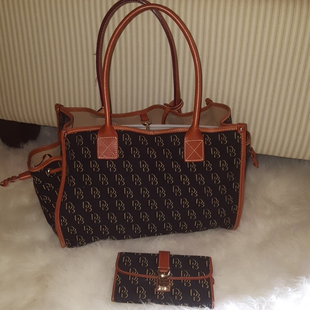 Dooney and Bourke Bag & Wallet set