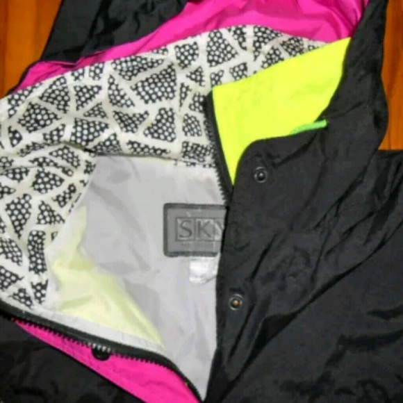 Women's VTG Half Zip Neon Black Windbreaker - Picture 6 of 7