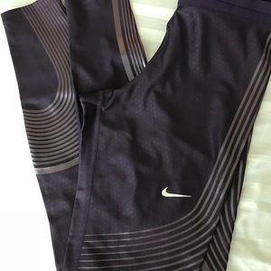 Nike Dri-Fit leggings size small
