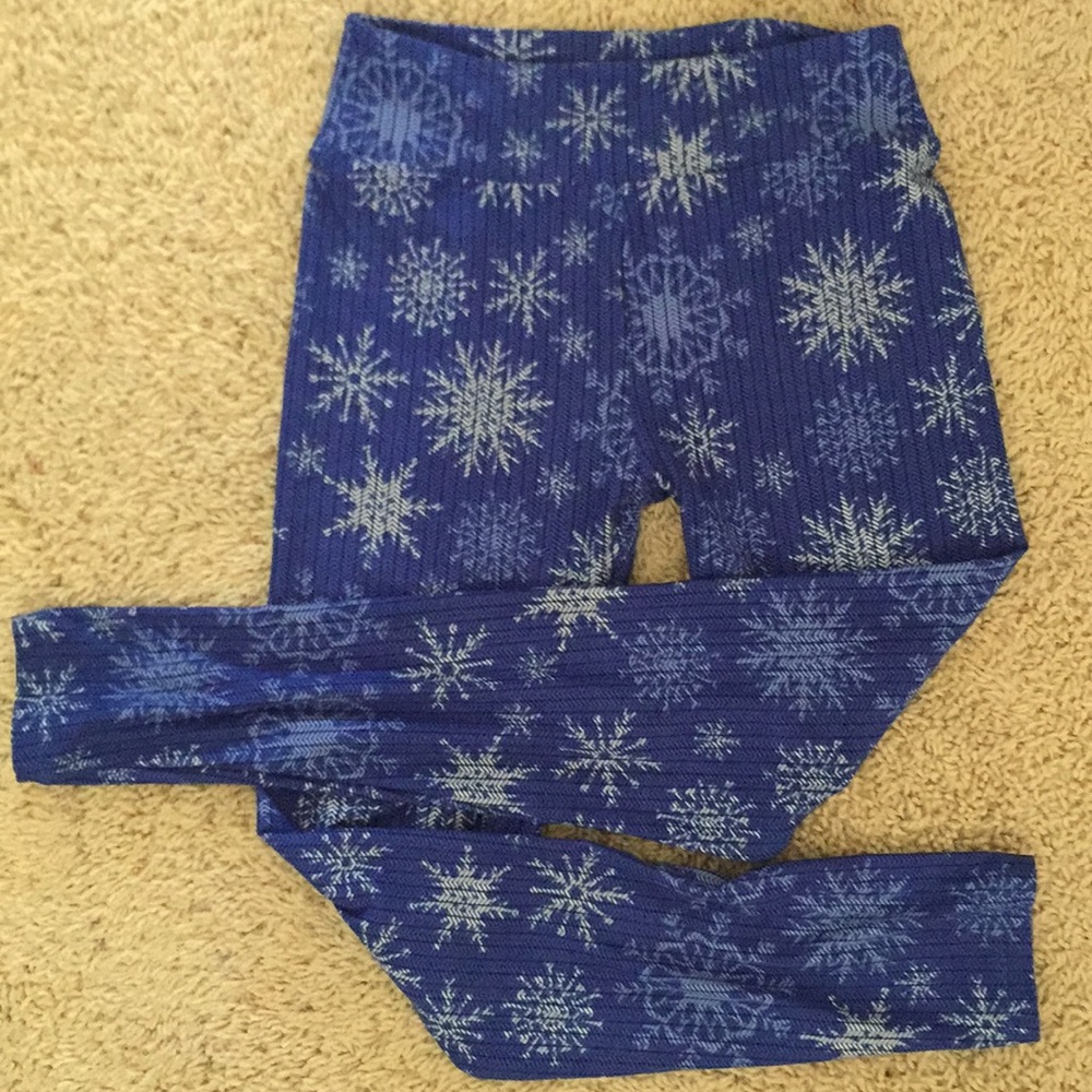 NWOT Lularoe blue snowflake leggings 2017 holiday