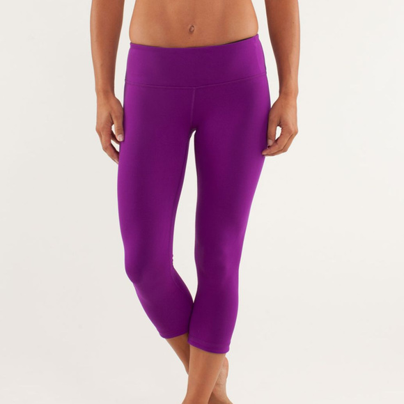 lululemon athletica Pants - Lululemon Wunder Under Crop *Reversible Violet