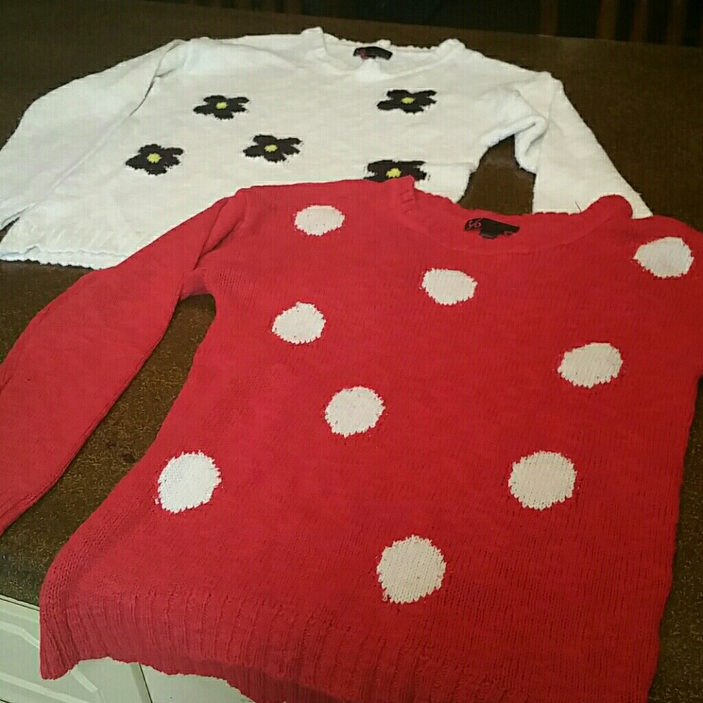 Bundle of 2 Girls Sweaters