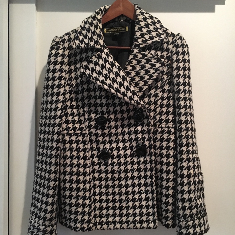 Black and white houndstooth coat