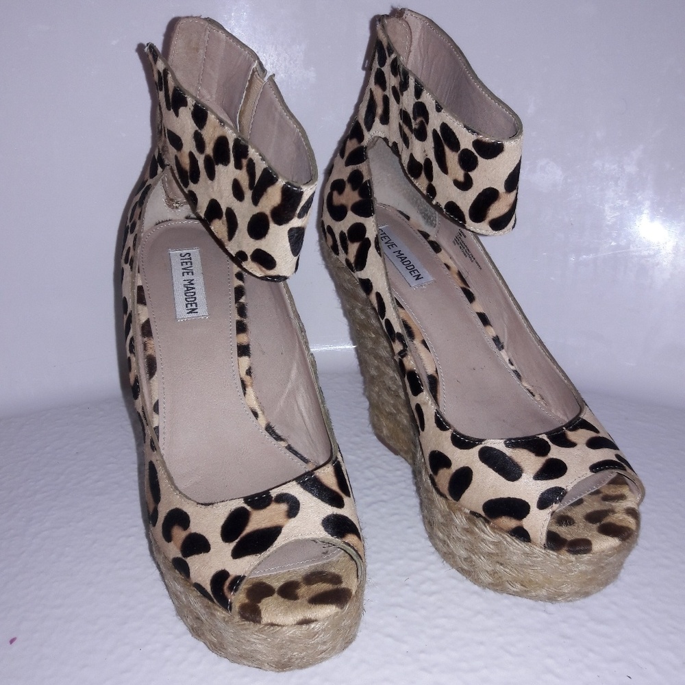 Steve Madden wedge shoe