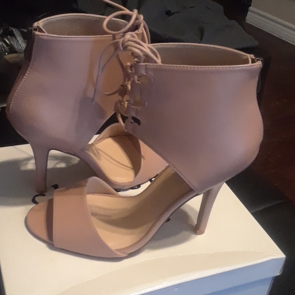 Shoes - Picture 2 of 6