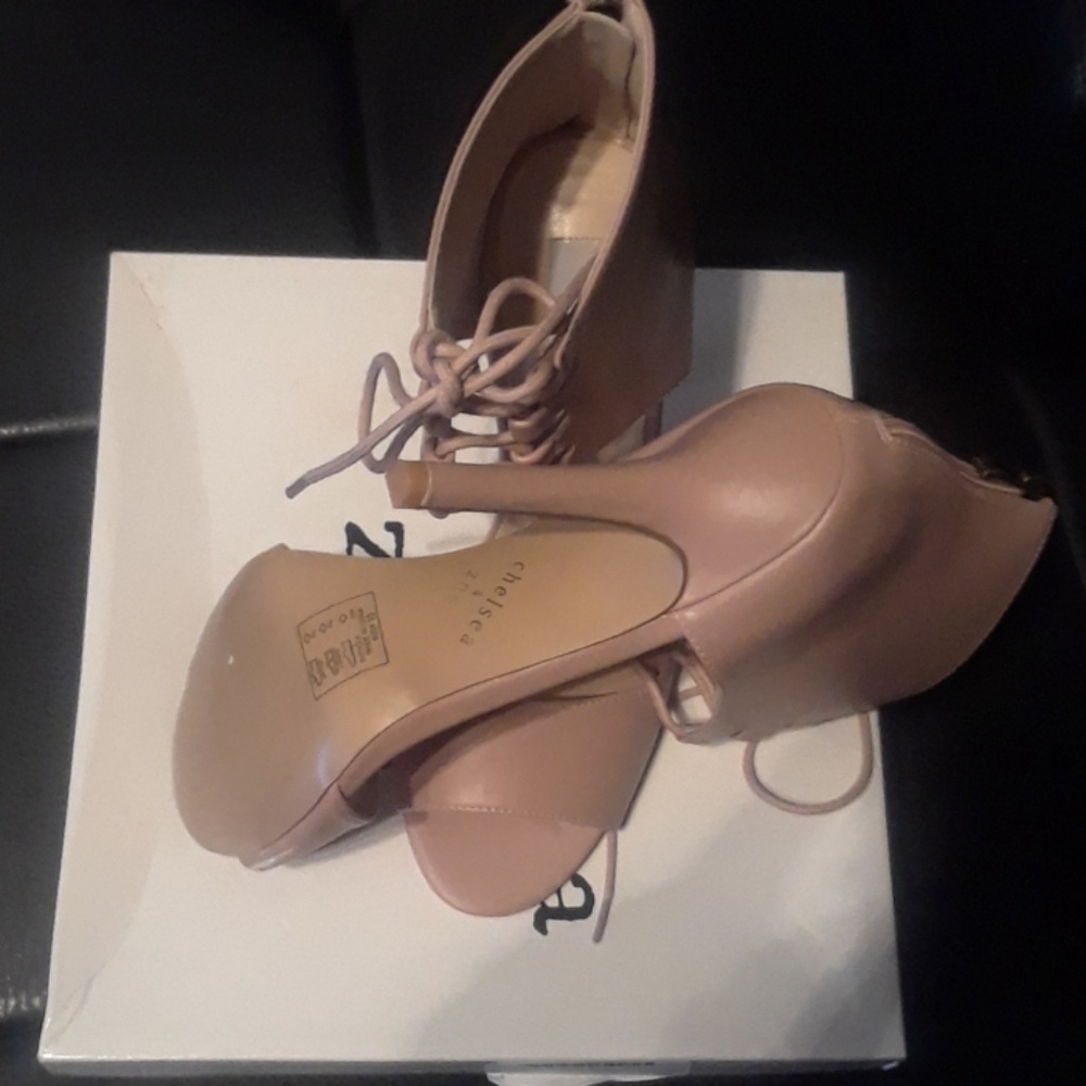 Shoes - Picture 6 of 6