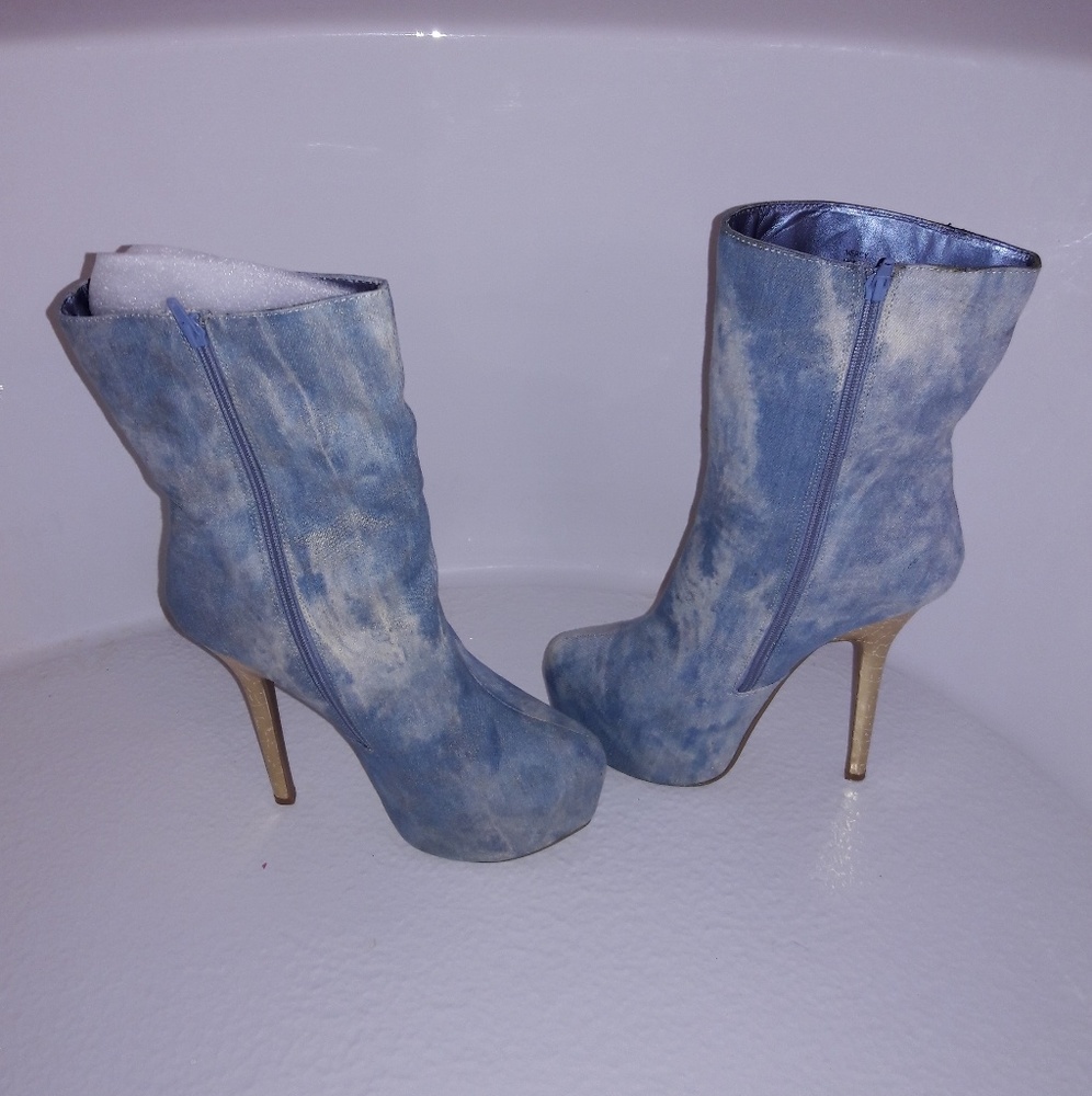 Denim quarter boots (brand new)