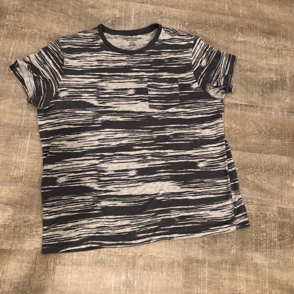 Men’s AE tshirt