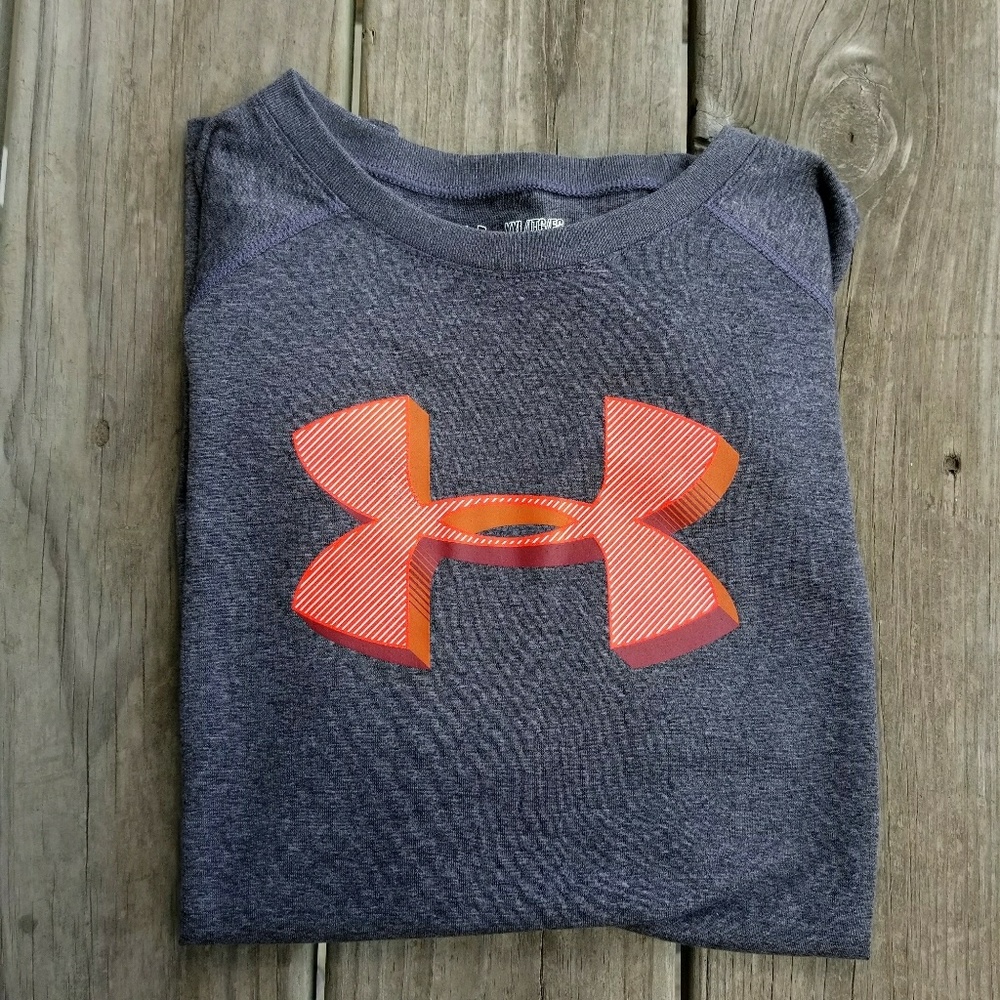 Under Armour grey short sleeve tee