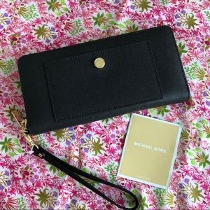 NWT Michael Kors Zip Around Continental Wallet