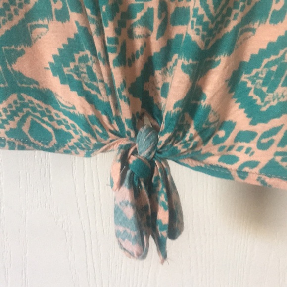 Cute Aztec Patterned Tank top with tie - Picture 4 of 5