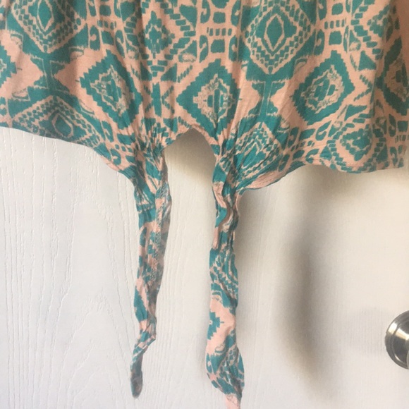 Cute Aztec Patterned Tank top with tie - Picture 5 of 5